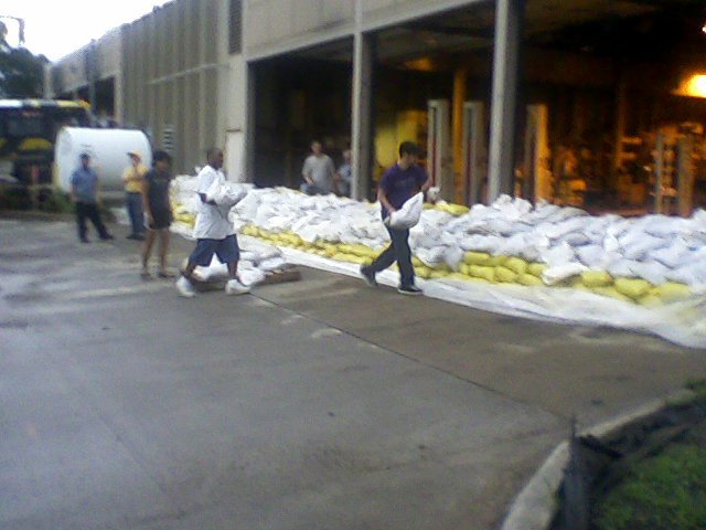 Volunteer Sandbaggers Volunteer