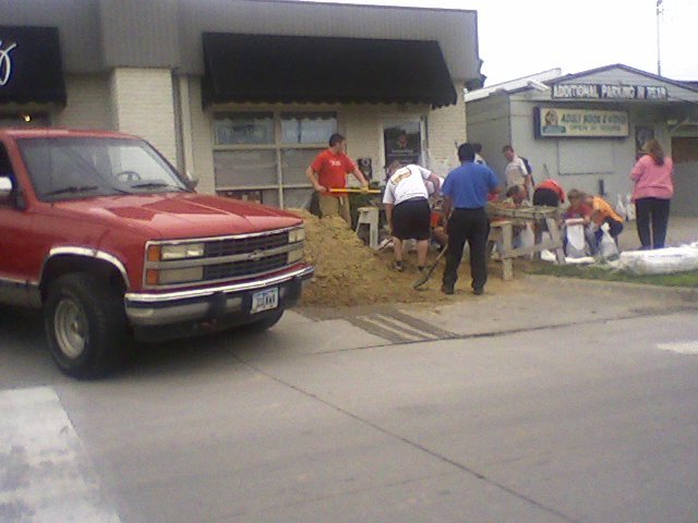 Saving Businesses Volunteers wo