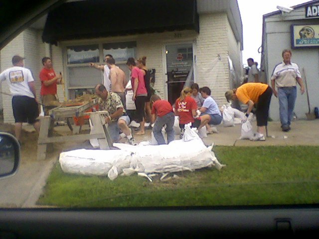 Saving Businesses Volunteers wo